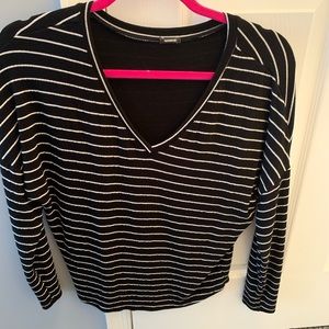 Women’s Striped Monrow V Neck Size XS